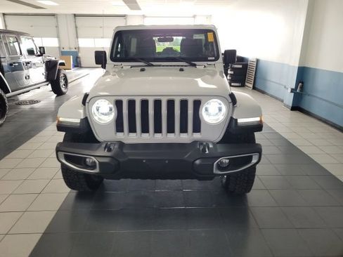 Used 2020 Jeep Wrangler Unlimited Sahara image 2