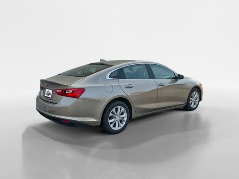 Used 2025 Chevrolet Malibu LT image 4