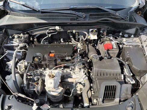 Used 2023 Honda HR-V LX image 11