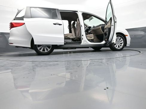 Certified 2020 Honda Odyssey LX image 61