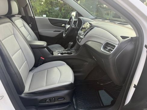 Used 2018 Chevrolet Equinox Premier FWD image 24