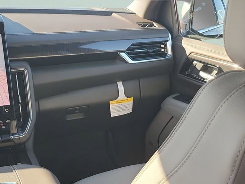 New 2026 GMC Yukon XL Elevation image 26