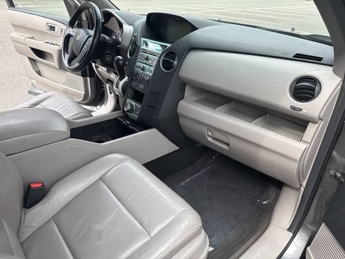 Used 2010 Honda Pilot Touring image 21