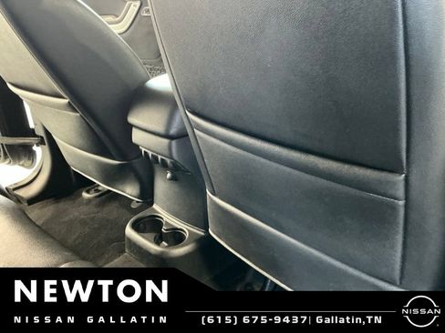 Used 2018 Jeep Wrangler Unlimited Sahara AWD/4WD image 18