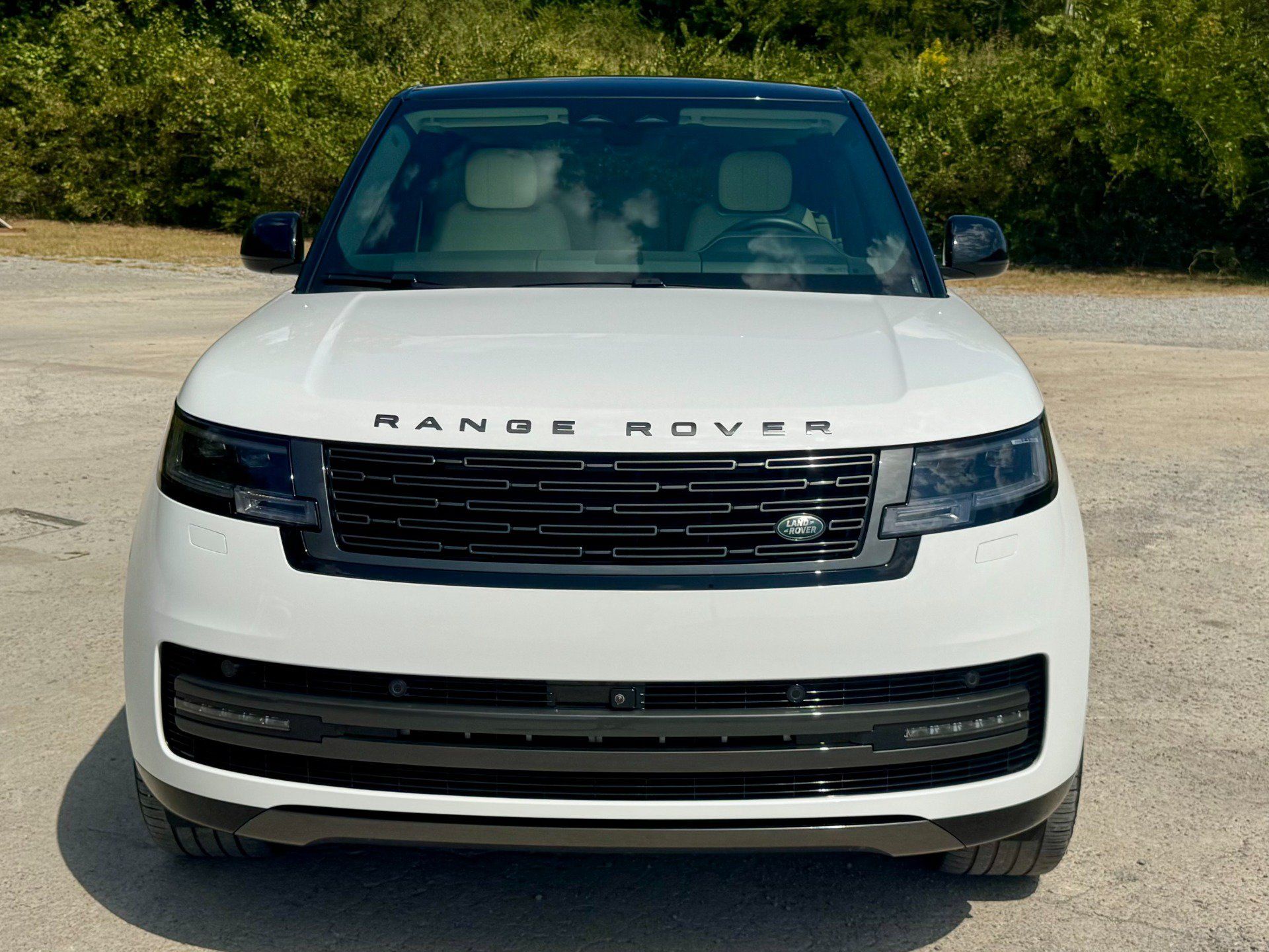 Used 2025 Land Rover Range Rover SE AWD/4WD image 6