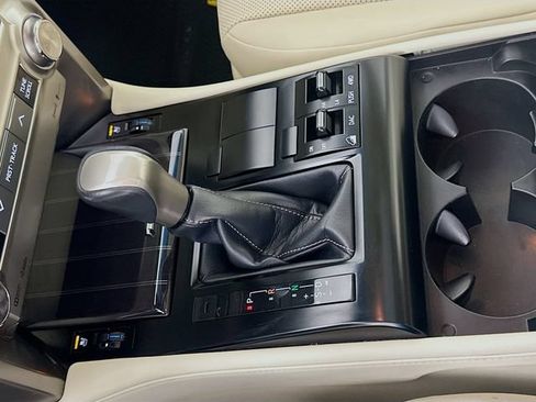 Used 2020 Lexus GX 460 Premium w/ Premium Package AWD/4WD image 16