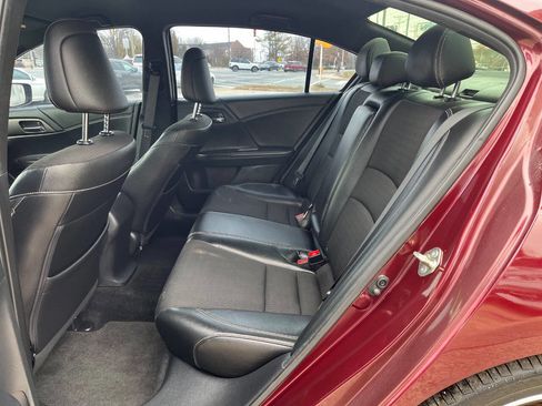 Used 2017 Honda Accord Sport image 12