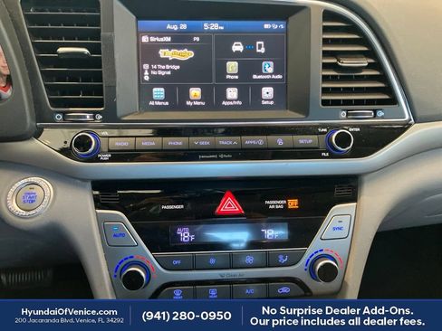 Used 2018 Hyundai Elantra Limited FWD image 9
