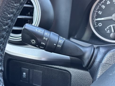 Used 2020 Toyota Tacoma SR5 RWD image 20