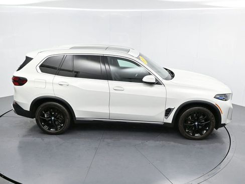 Used 2024 BMW X5 xDrive40i w/ Premium Package AWD/4WD image 31