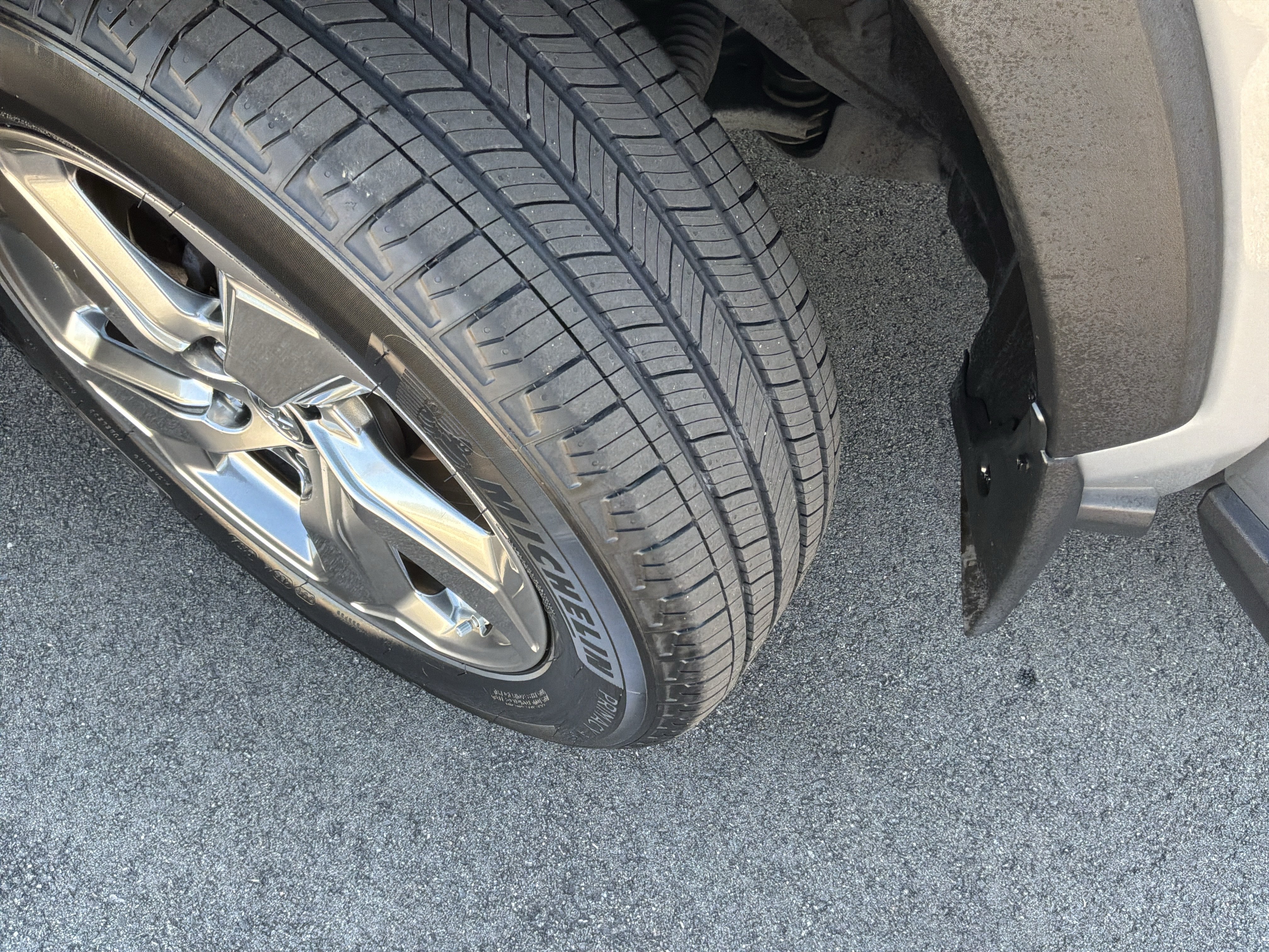 Used 2019 Toyota RAV4 Limited AWD/4WD image 12