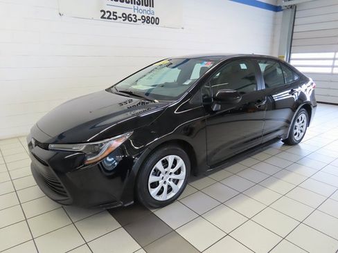 Used 2024 Toyota Corolla LE image 2