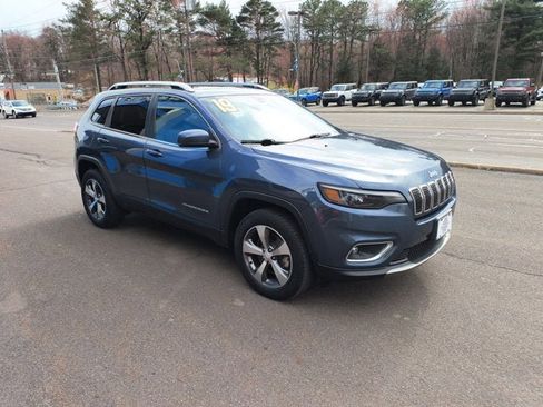 Used 2019 Jeep Cherokee Limited w/ Trailer Tow Group AWD/4WD image 2