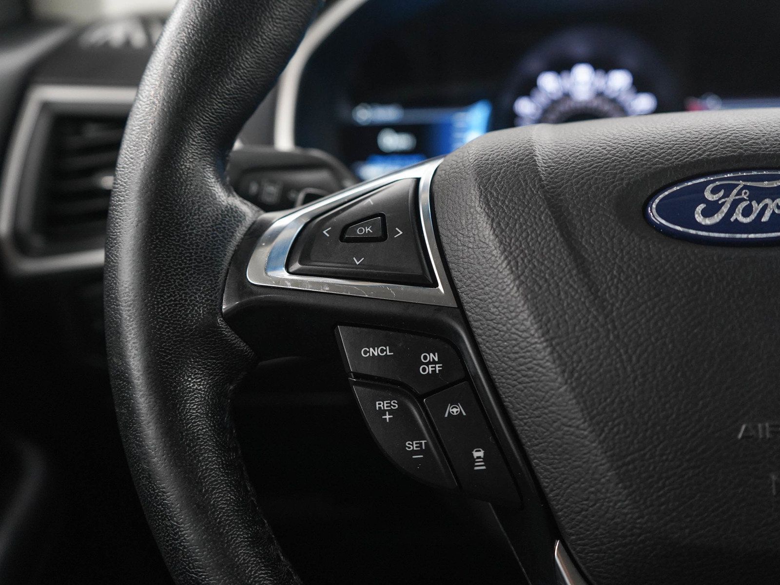Used 2019 Ford Edge SEL w/ Equipment Group 201A AWD/4WD image 26