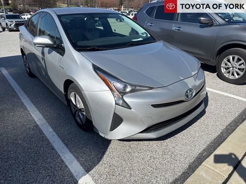 Used 2016 Toyota Prius Three image 1