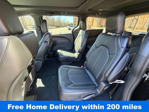 New 2026 Chrysler Pacifica Select image 11