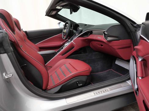 Certified 2025 Ferrari Roma Spider image 16