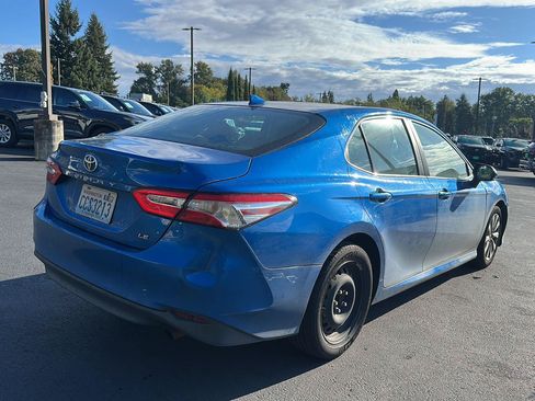 Used 2019 Toyota Camry LE FWD image 3