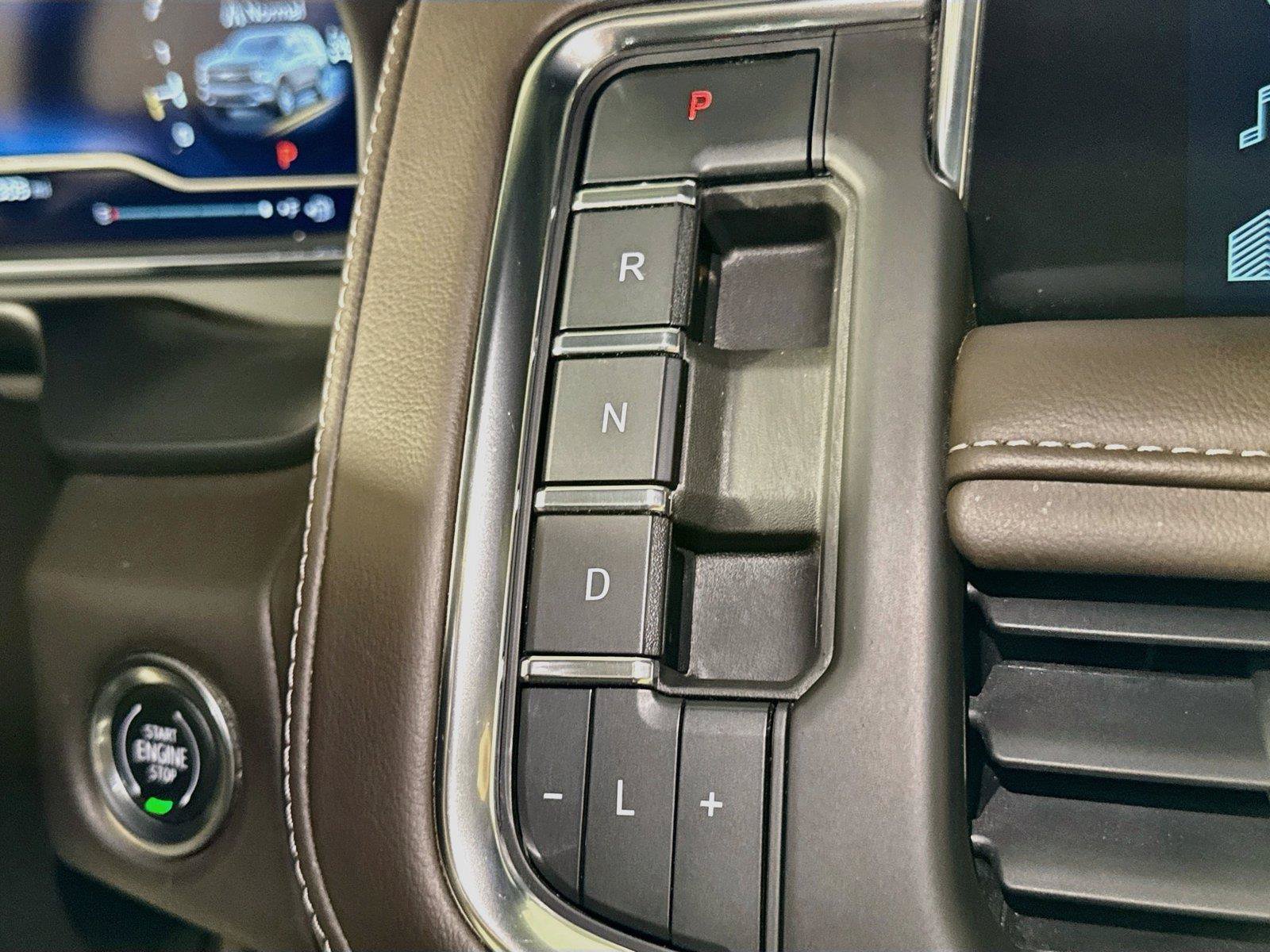 Used 2023 Chevrolet Tahoe LT w/ Luxury Package AWD/4WD image 15