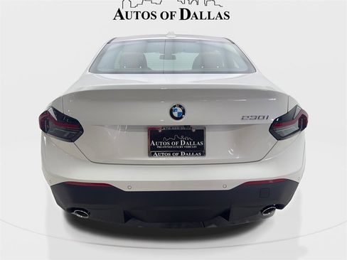 Used 2025 BMW 230i Coupe w/ M Sport Package image 7