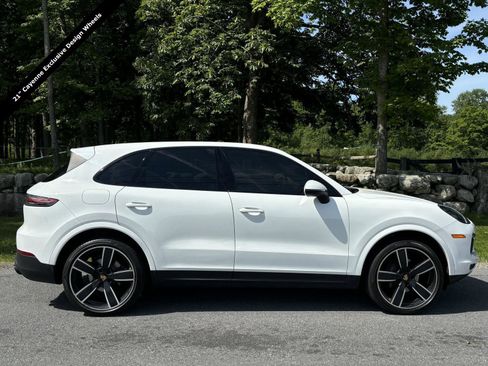 Used 2019 Porsche Cayenne w/ Premium Plus Package AWD/4WD image 2