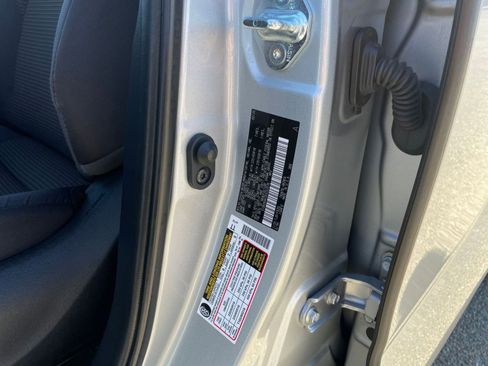 Used 2025 Toyota Highlander LE image 31