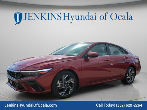 Used 2025 Hyundai Elantra SEL FWD image 7