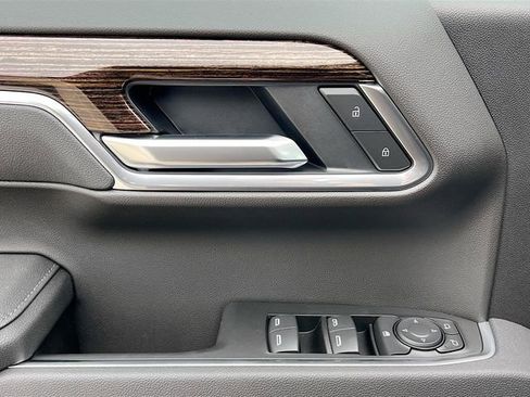 New 2026 GMC Sierra 1500 Elevation image 13