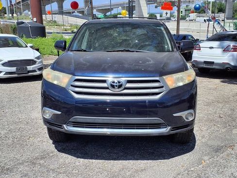 Used 2011 Toyota Highlander Limited w/ Tow Pkg FWD image 2