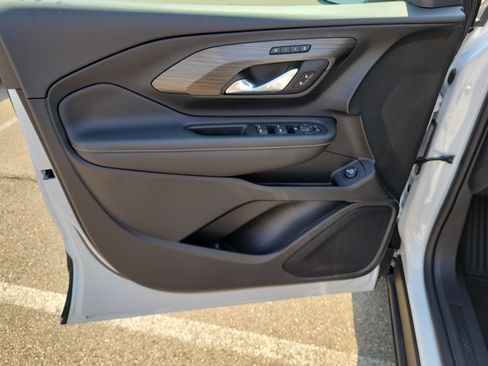 Used 2022 GMC Terrain SLT w/ Tech Package AWD/4WD image 19