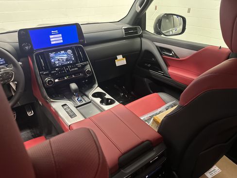 New 2026 Lexus LX 700h F Sport AWD/4WD image 3