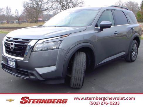 Used 2025 Nissan Pathfinder SV AWD/4WD image 1
