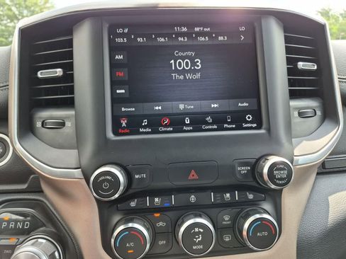 Used 2020 RAM 1500 Laramie AWD/4WD image 30