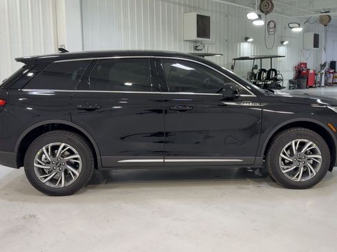 New 2026 Lincoln Corsair Premiere FWD image 2