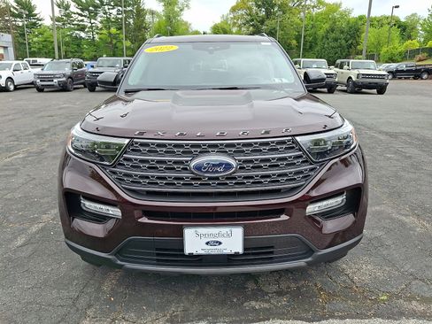 Certified 2022 Ford Explorer XLT w/ Equipment Group 202A AWD/4WD image 2