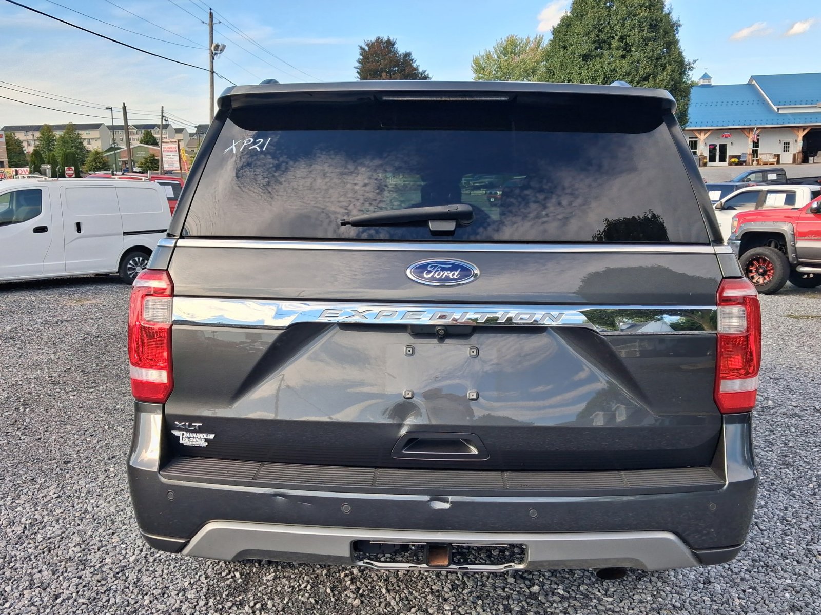 Used 2020 Ford Expedition XLT w/ Equipment Group 202A AWD/4WD image 5