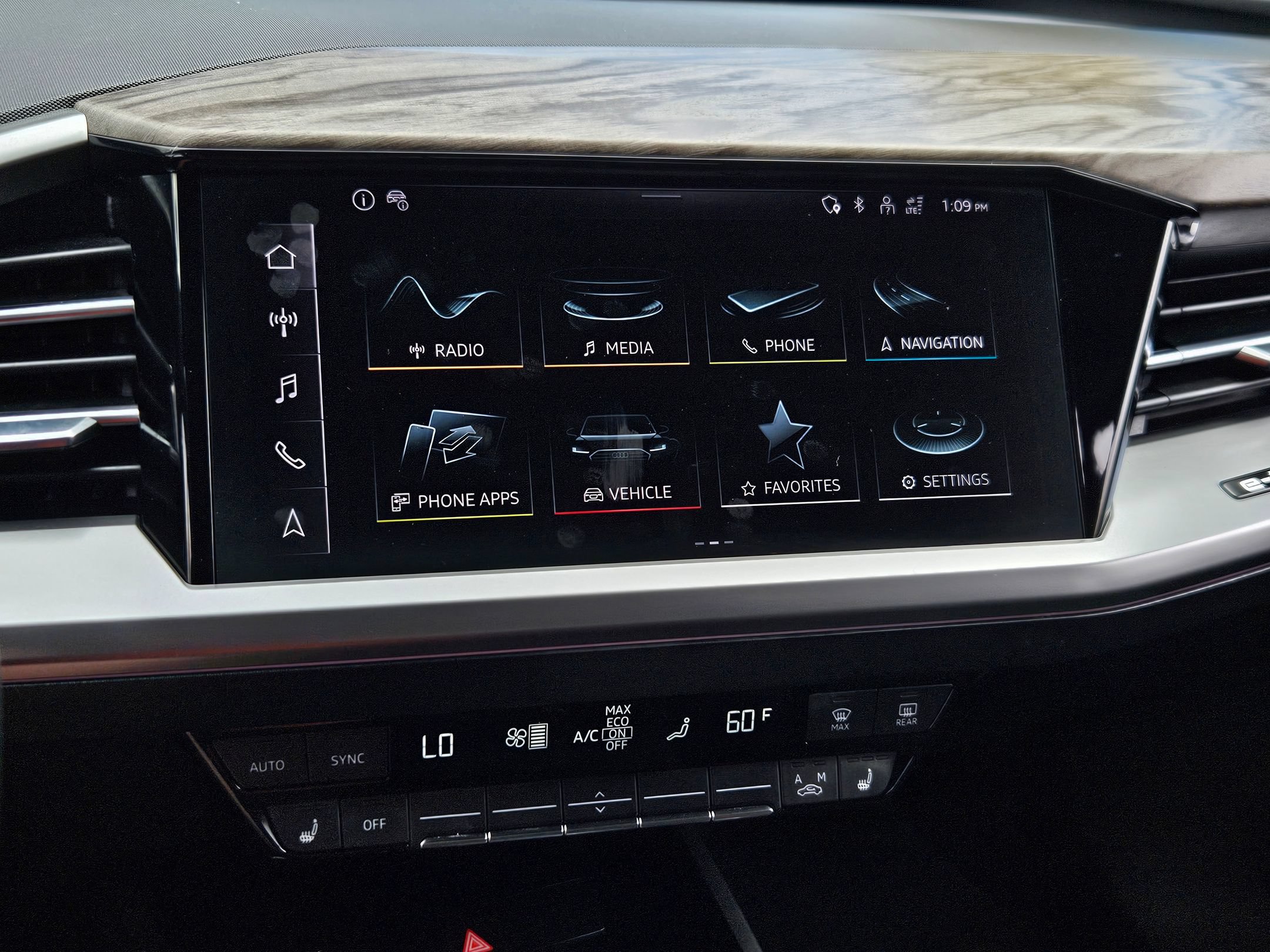 Used 2023 Audi Q4 e-tron Premium w/ Premium Plus RWD image 21