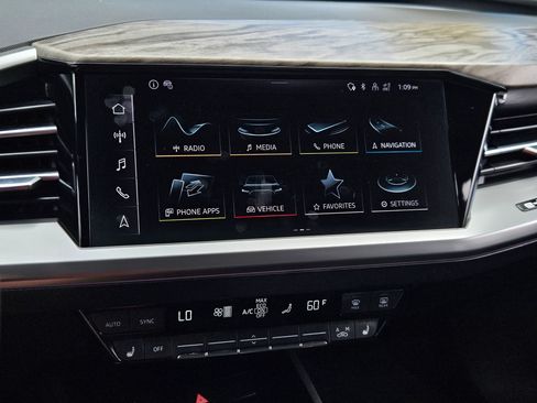 Used 2023 Audi Q4 e-tron Premium Plus w/ Premium Plus RWD image 21