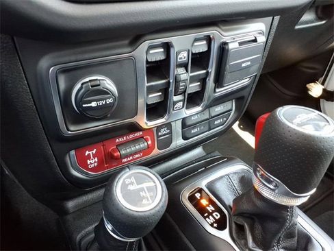 New 2025 Jeep Gladiator Mojave w/ Safety Group image 22