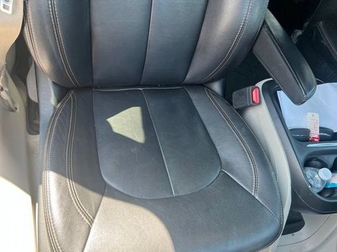 Used 2017 Chrysler Pacifica Touring Plus w/ Tire & Wheel Group FWD image 15
