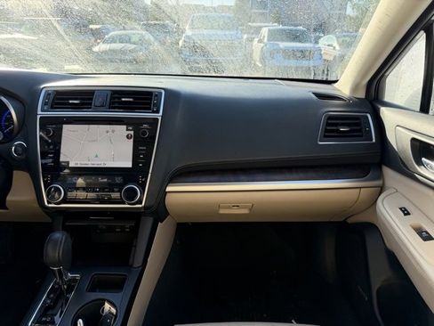 Used 2018 Subaru Outback 2.5i Limited image 13