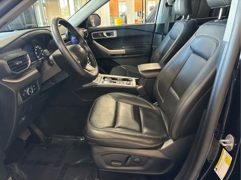 Used 2023 Ford Explorer XLT w/ Equipment Group 202A AWD/4WD image 25