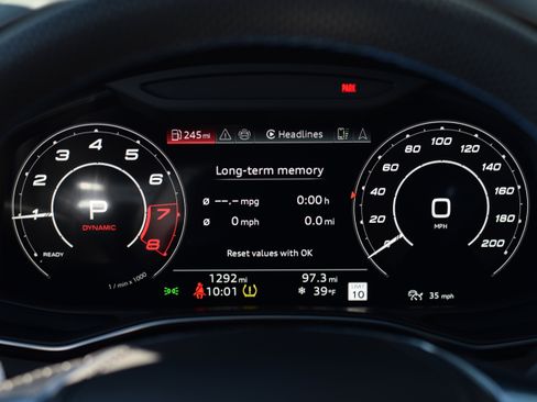 Used 2025 Audi RS 7 Performance AWD/4WD image 3