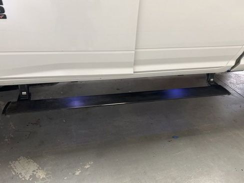 Used 2017 RAM 2500 Laramie w/ Sport Appearance Group AWD/4WD image 6