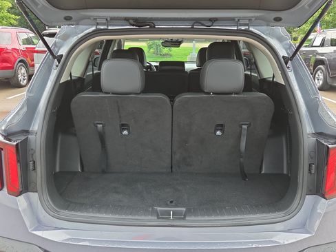 Used 2024 Kia Sorento S w/ Panoramic Sunroof Package FWD image 14