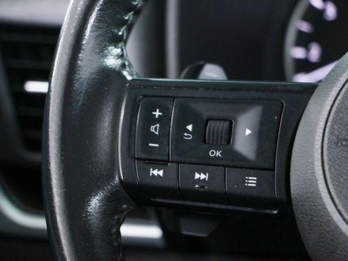 Used 2024 Nissan Rogue SV w/ SV Premium Package FWD image 13