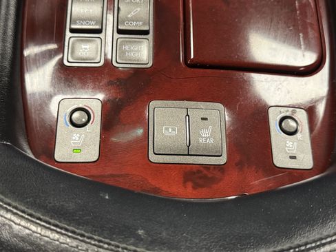 Used 2009 Lexus LS 460 AWD w/ Comfort Seating Pkg image 14
