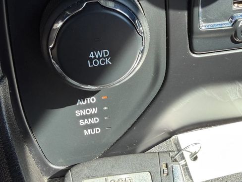 Used 2017 Jeep Renegade Sport AWD/4WD image 25