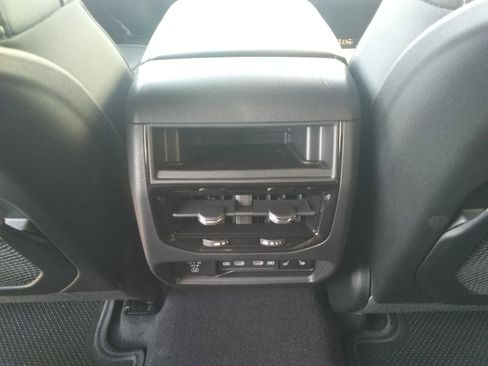 New 2026 Jeep Grand Cherokee Limited AWD/4WD image 12