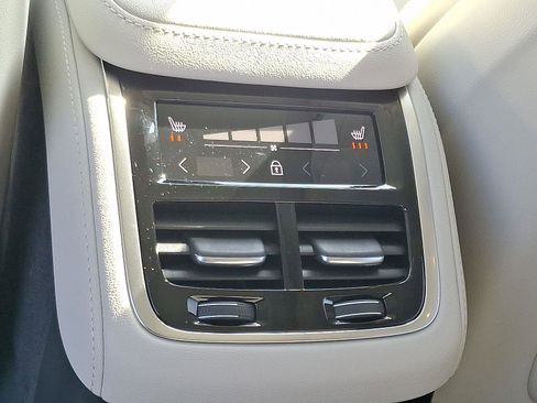 New 2026 Volvo XC90 T8 Ultra w/ Protection Package Premier image 7